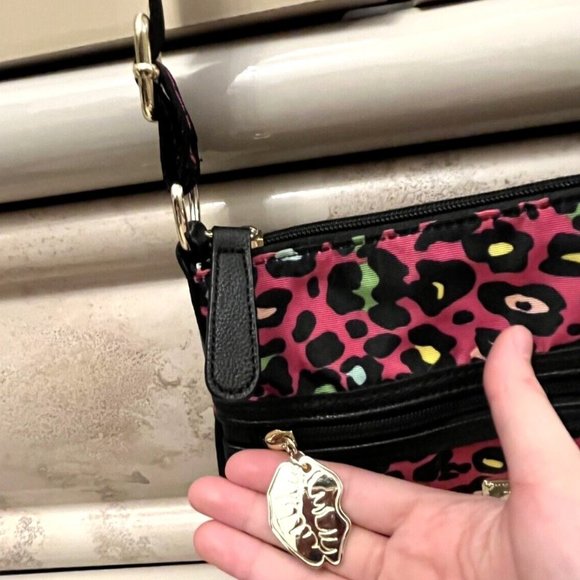BETSY JOHNSON HOT PINK FUSCHIA LEOPARD CHEETAH ANIMAL PRINT NYLON CROSSBODY BAG - Picture 8 of 11